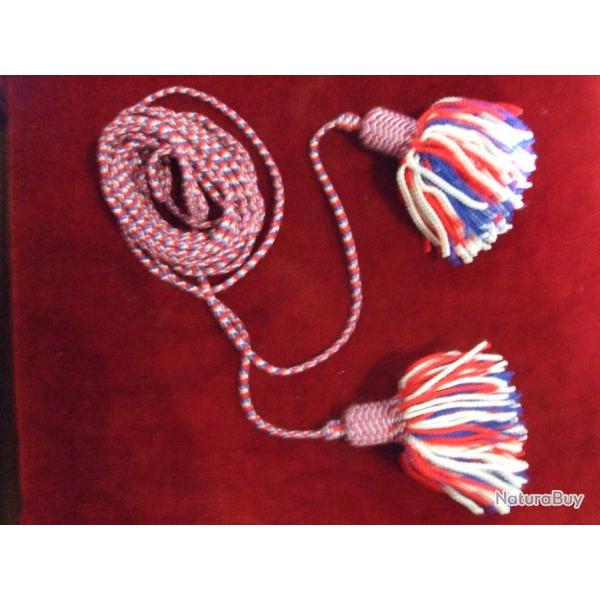Cordon et pompons tricolores pour Trompette ou Clairon .( Collection .)