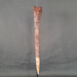 Une ancienne dague Iatmul en os de casoar - Papouasie-Nouvelle-Guinée (4)