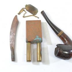 Petit lot de grenier artisanat de tranchée, pipe sculptée, ouvre lettre, porte allumettes. WW1 1917