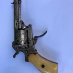 joli revolver ELG à broches ciselé, the preserver americain 1885