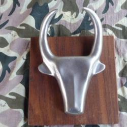 TABLEAU ORIGINAL TETE DE VACHE? aluminium origine afrique artisanal je pense