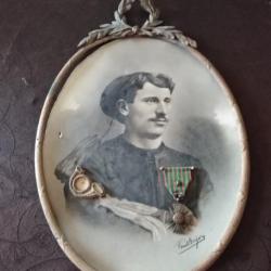 ZOUAVES : Portrait Coloré Avec Croix De Guerre 1917 + Cor ( ?) Plus Cadre Cuivre