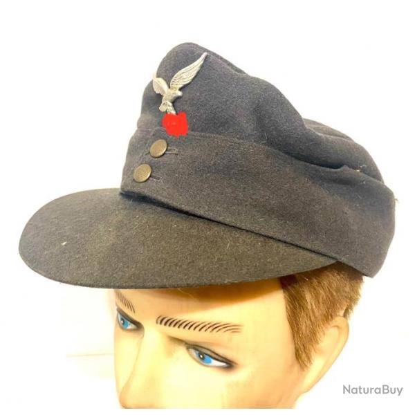 Ancienne casquette militaire Allemande de la Luftwaffe modle insigne mtal ww2