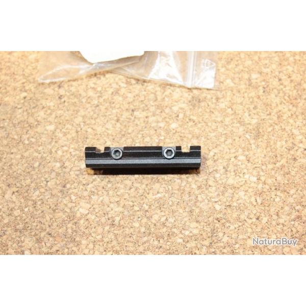 Socle modle inconnu rail de 21 mm au dessus et 11 mm sur le dessous