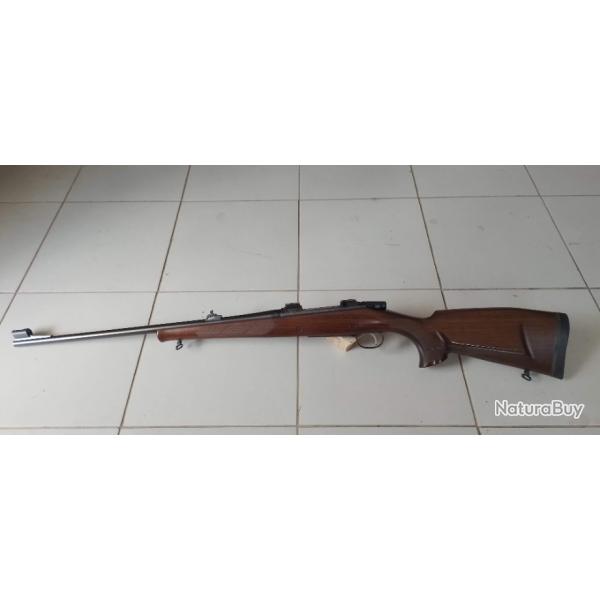 vend carabine cz 550 mdium.        cal 9,3x62    comme.  neuve.    plus lunette de battue meopta