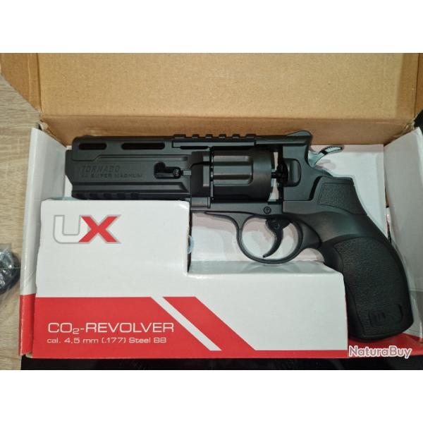 PACK REVOLVER TORNADO UMAREX 4'' BB'S CAL. 4.5 MM + 2 barillets + 10 Sparclettes Co2