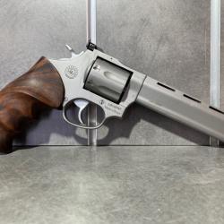 Revolver TAURUS Tracker Calibre 357 Magnum Canon 6"