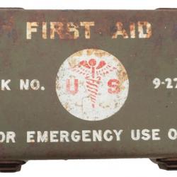 Boîte Originale US "First Aid - For emergency Use only" de véhicule WW2 empty