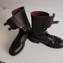 Chaussures chasse randonnée occasion rangers armée française très peu porté en très bon état