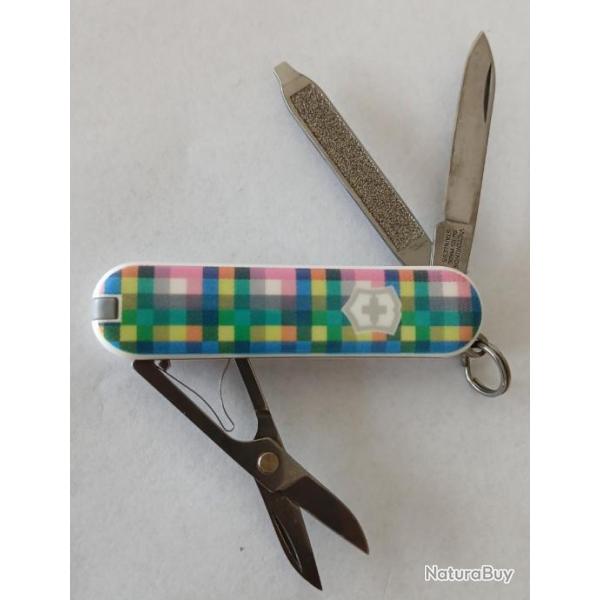 couteau victorinox classic collection