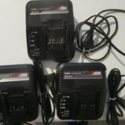 3 Chargeurs Einhell 18v, 2 neufs et 1 peu servi.