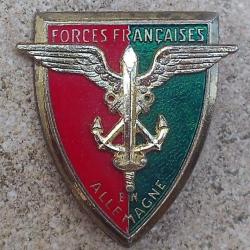 Forces Françaises en Allemagne, vert translucide, applique rivetée(b)