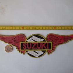 écusson collection tissu neuf " SUZUKI " L. 28 cms blouson moto