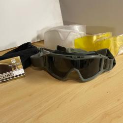 A VENDRE Masque de protection Desert Locust + 2 verres fumes +2 verres jaunes et 2 verres blanc