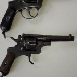 Deux revolvers Glisenti modèle 1889.