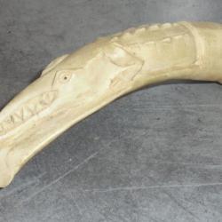 ANCIEN CROCODILE CORNE SCULPTE long 18.5cm