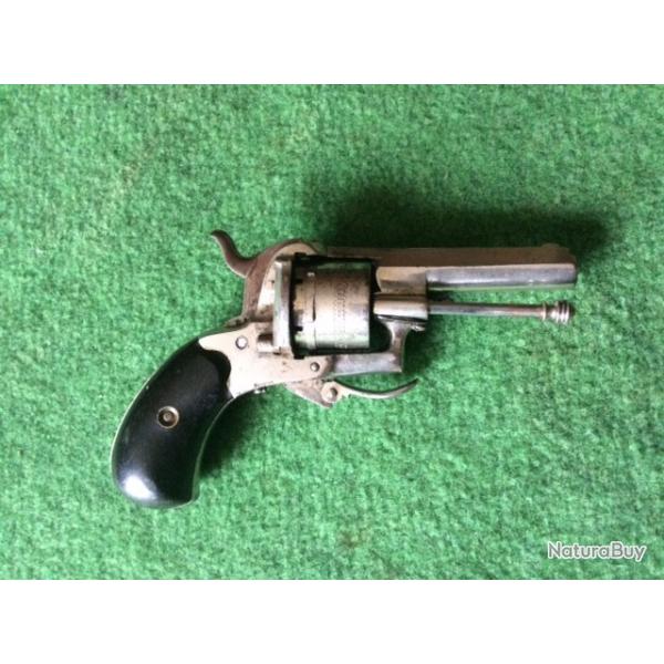 Rare revolver ELG "New English Pattern" calibre 7 mm  broche