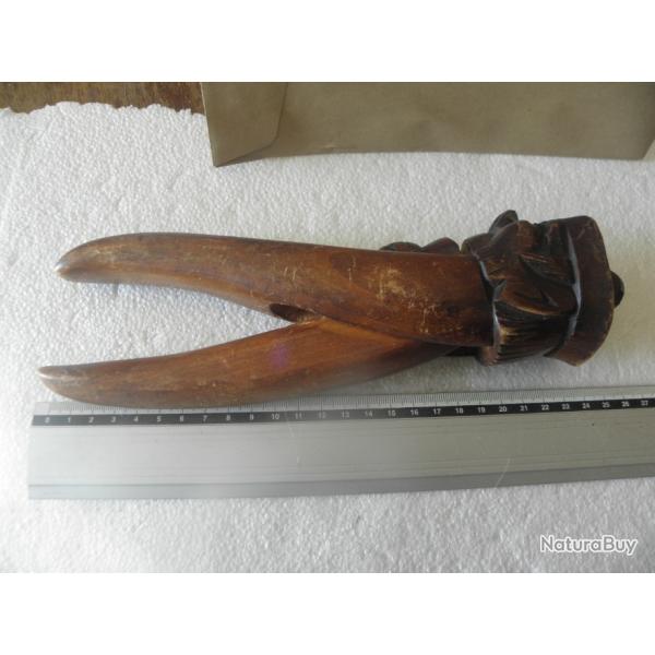 Grand casse-noisettes antiques de la Fort-Noire .2