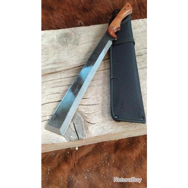 Machette forge avec Manche en noyer et Etui en Nylon