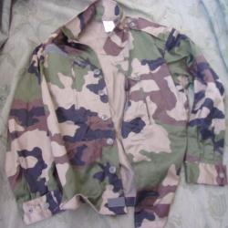 veste camouflée taille 104 M