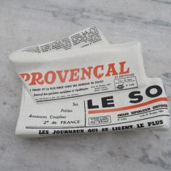 Ancien cendrier/vide poche publicitaire en forme de quotidien de presse - FRANCE (Vers 1960)