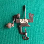 ANCIEN SERTISSEUR A CARTOUCHE CHASSE cal 12 EUR 10,00 - FR