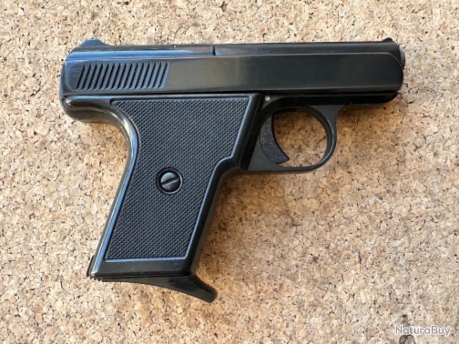 Two Arrested After Alarm Pistol Fired During Neerpelt Pub Fight