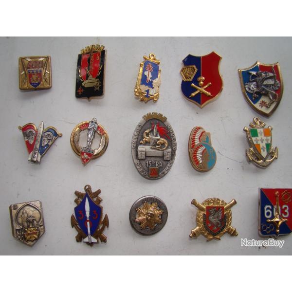 LOT 15 INSIGNES MILITAIRES ARTILLERIE FRANCE - TRES BON ETAT - PAS DE REPRODUCTION