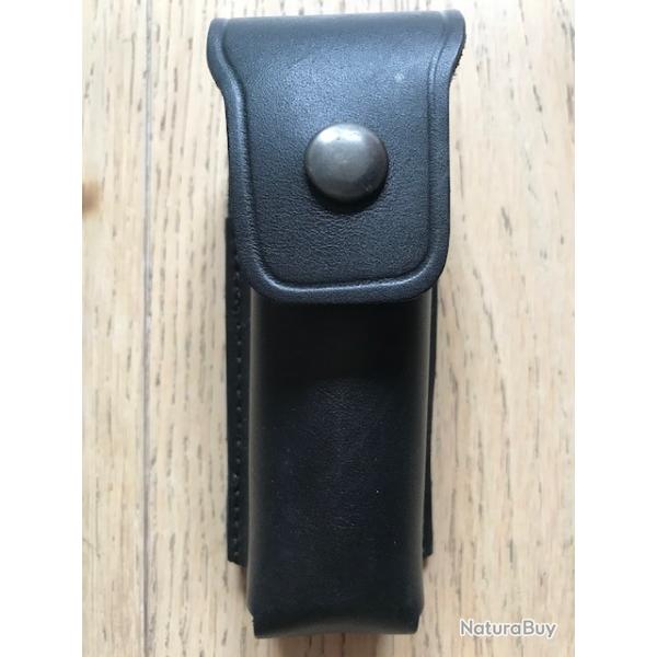 Etui chargeur de pistolet