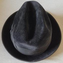 Chapeau Vintage HOMME en Velours Taupé MASSARI (Paris)