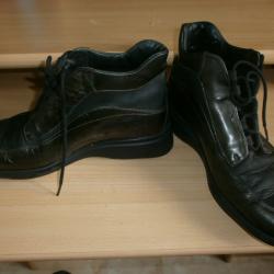 chaussures en cuir  Verhulst  pointure 38 montantes, excellent état