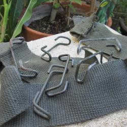 crochet metal 1910  us ww2 ,de baionnette us , pochette pansement ,housse pelle,etc.(h)