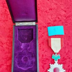 Ordre médaille japonaise rising sun 6ème classe WW2 argent 8