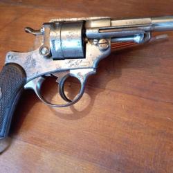 Revolver 1873, Saint Etienne S.1876 au même numéro.