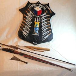 RARE Lot d'armes ethniques flèches + éléments sarbacanes + bouclier souvenir  Moroland Weapons