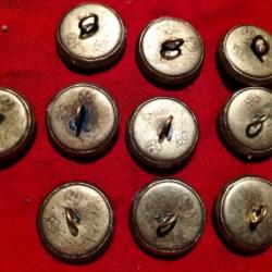 Lot de 10 boutons en métal or 24 mm et 3 porte manteaux Allemands seconde guerre mondiale en T.B.E.