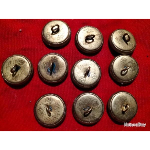 Lot de 10 boutons en mtal or 24 mm et 3 porte manteaux Allemands seconde guerre mondiale en T.B.E.