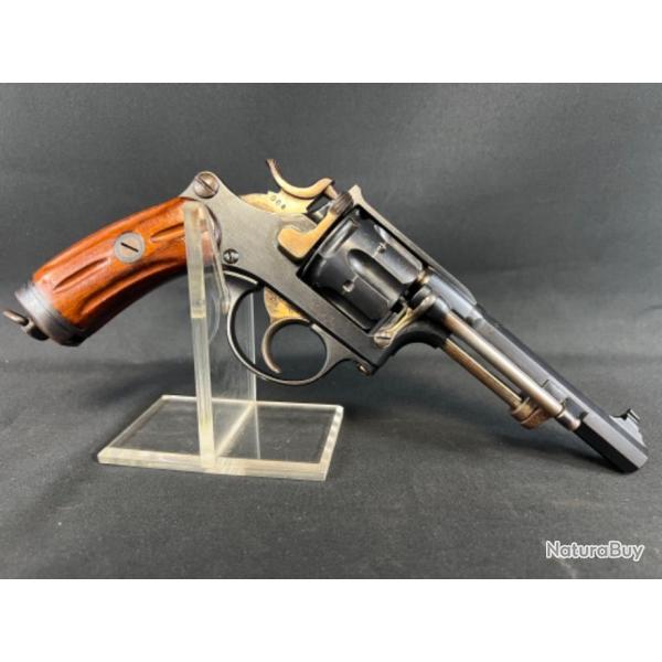 REVOLVER 1882 Suisse 2eme type calibre 7.5swiss  avec accessoires