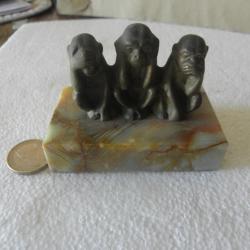 antique onyx et bronze, trois singes sages, n'entends pas, ne vois pas, ne dis pas