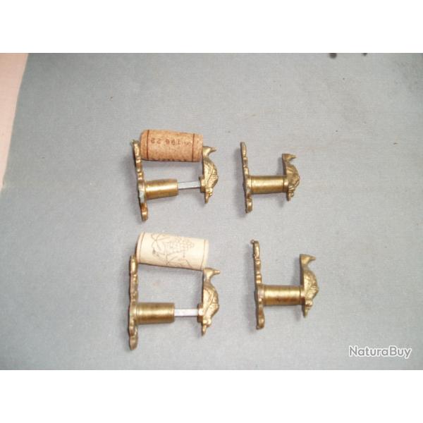 1 LOT DE 4  SUPPORTS (PATERES) OISEAUX a determiner  pour  poser FUSIL ou AUTRES couleur  OR  .