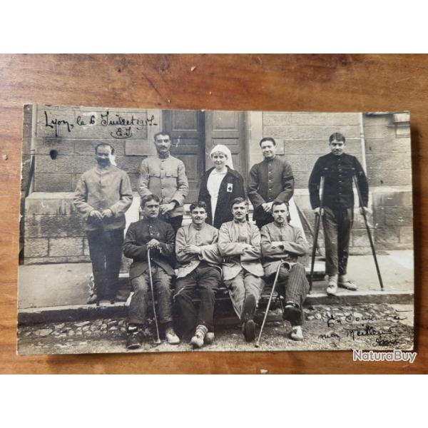 Photo carte postale. Blesss de guerre, avec infirmire ww1 1917