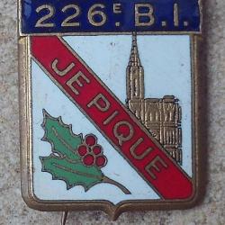 226° Bataillon d'Infanterie, émail, dos guilloché (é) (ANC)