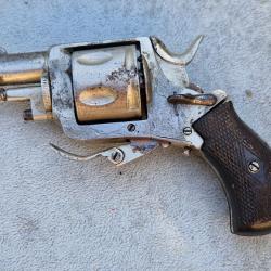 Joli revolver Bulldog calibre 320