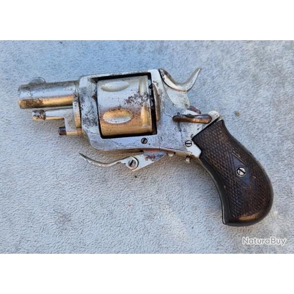 Joli revolver Bulldog calibre 320