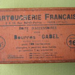 1  boite  vide  d'anciens  accessoires  bourres  Gabel  cal  16