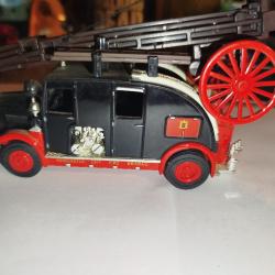 VEHICULE POMPIER LEYLAND PK9 1939 AU 1/43 DELPRADO