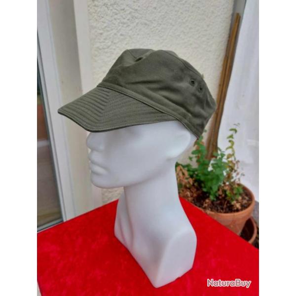 Casquettes kaki type Bigeard neuves taille 54 et 55