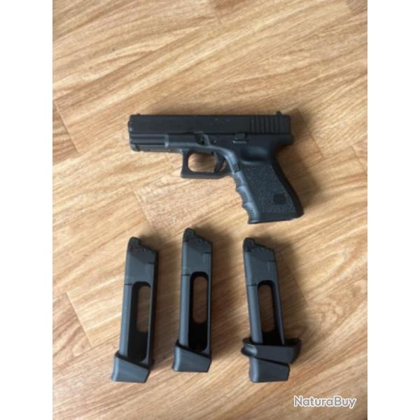 Glock 19 cybergun gaz cal 6mm + 3 chargeurs