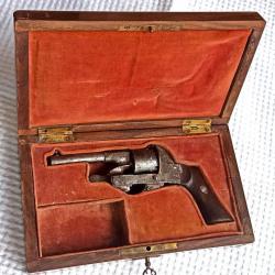 Revolver à système « JAVELLE » en calibre 7mm à broche