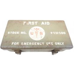 Boîte Originale US "First Aid - For emergency Use only" pour véhicule 2nd war